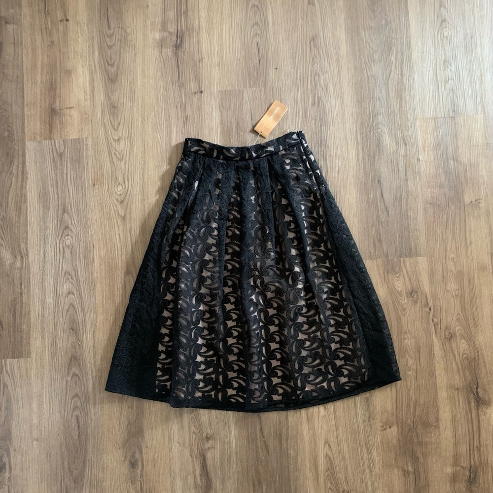 Francesca’s Black & Cream Skirt - NWT